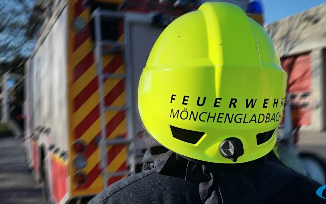 ++++Rund 80 Einsatzkräfte üben die Bekämpfung eines Vegetationsbrandes im Hardter Wald. Am Samstag, 19. August, von 9 bis 13 UhrParkplatz Brahmsstraße gesperrt ++++